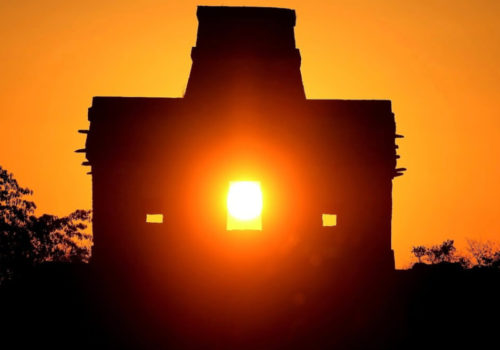 Temple-of-the-Seven-Dolls-in-Dzibilchaltun-Equinox